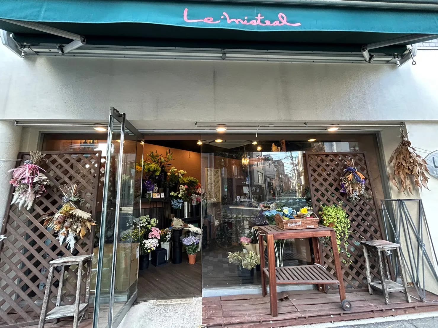 外苑前本店の店舗画像